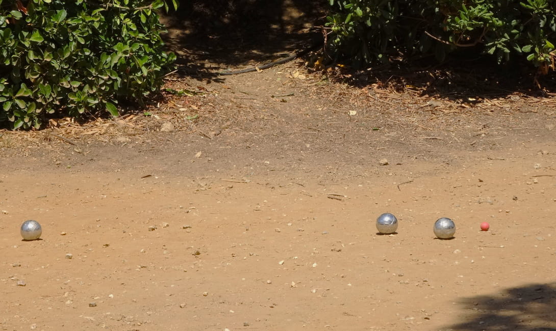 camping giens activite petanque